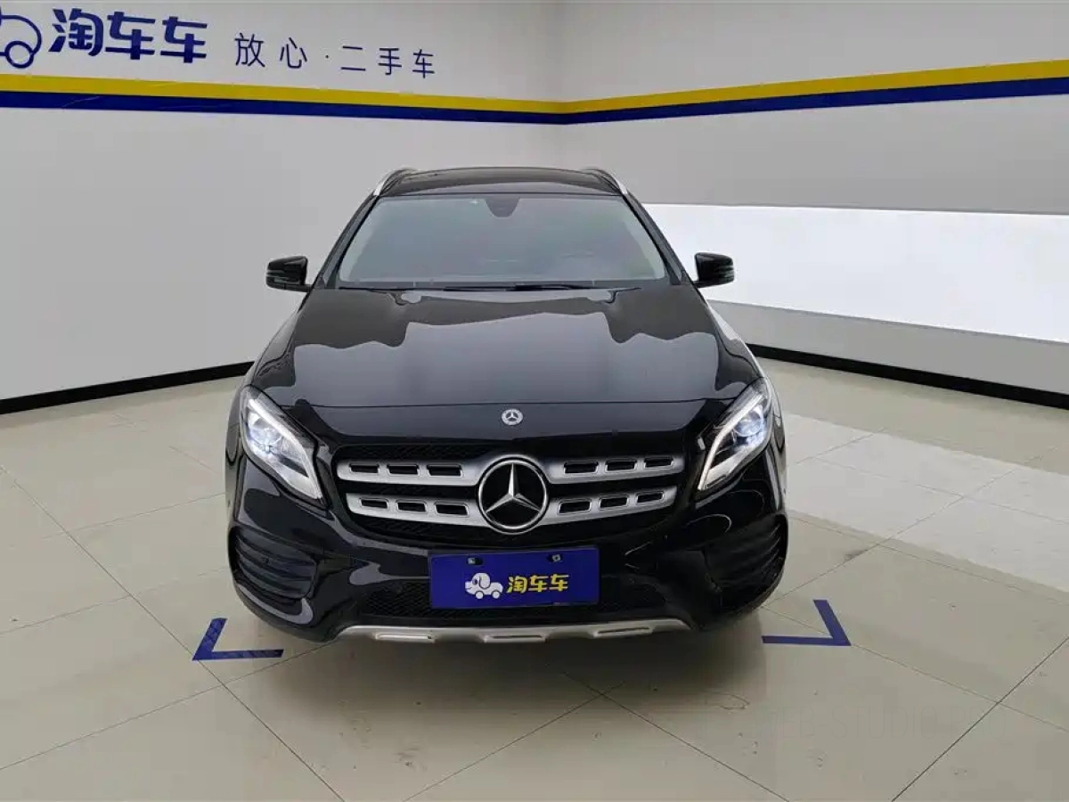 MERCEDES BENZ GLA