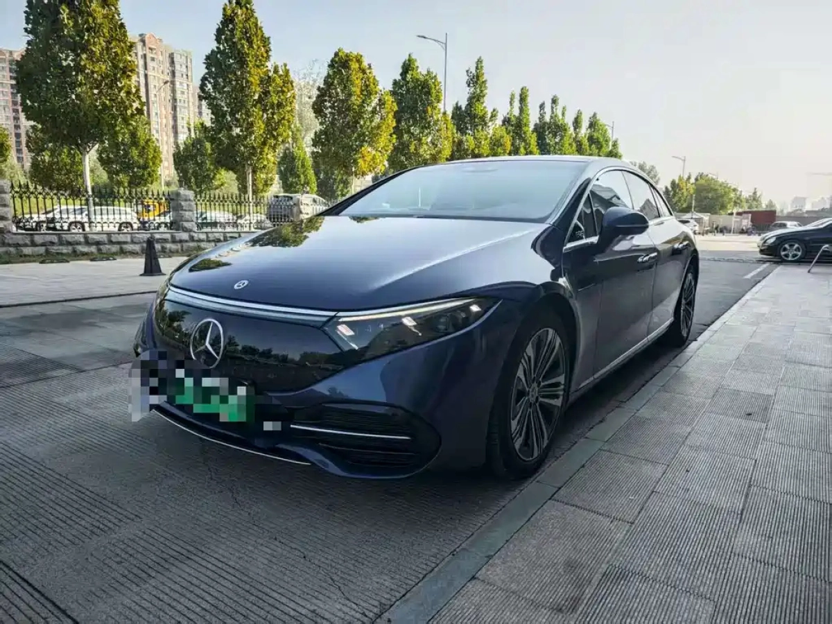 MERCEDES BENZ EQS  2023