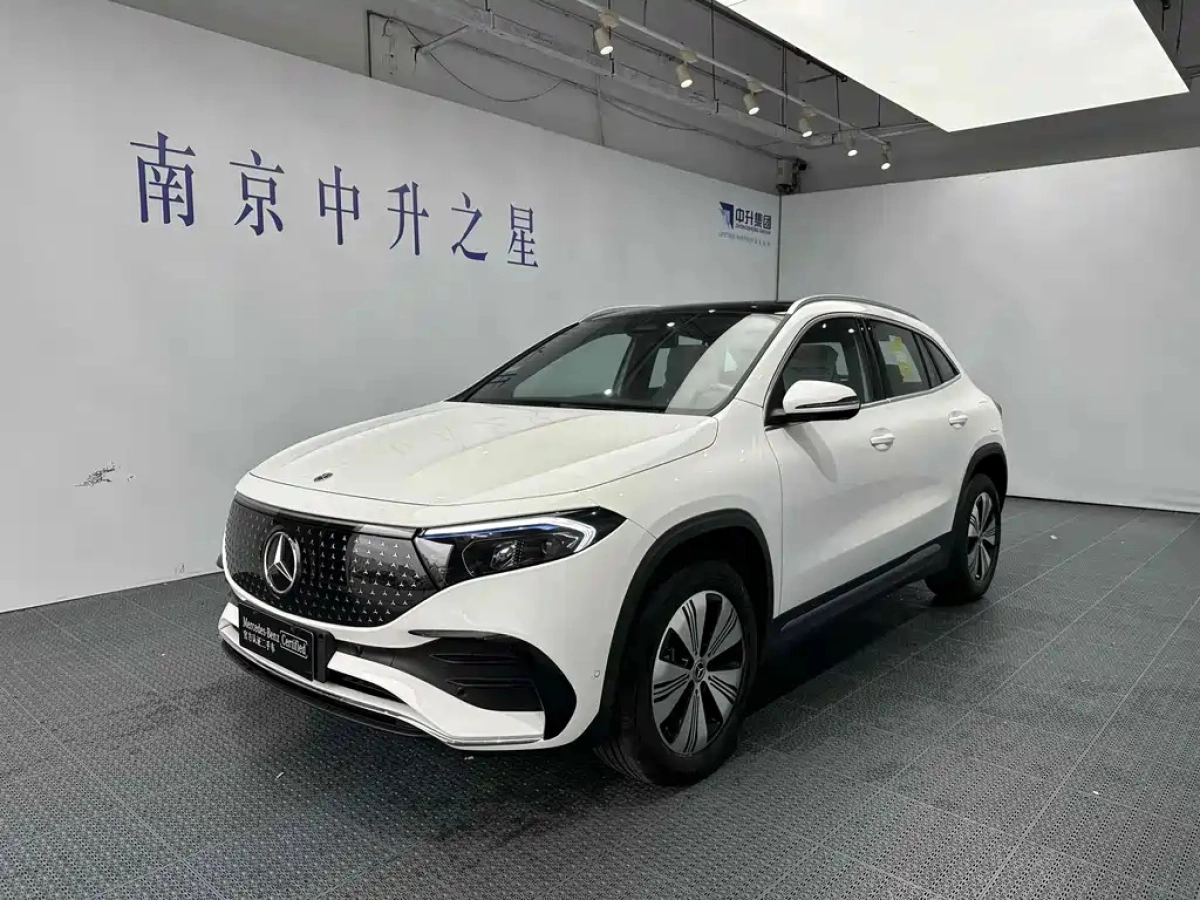 MERCEDES BENZ EQA  2025