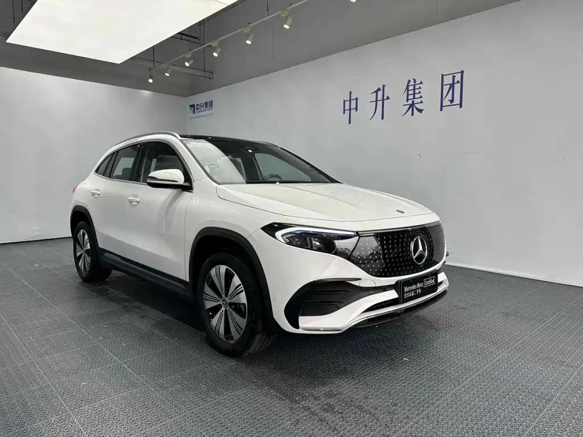 MERCEDES BENZ EQA