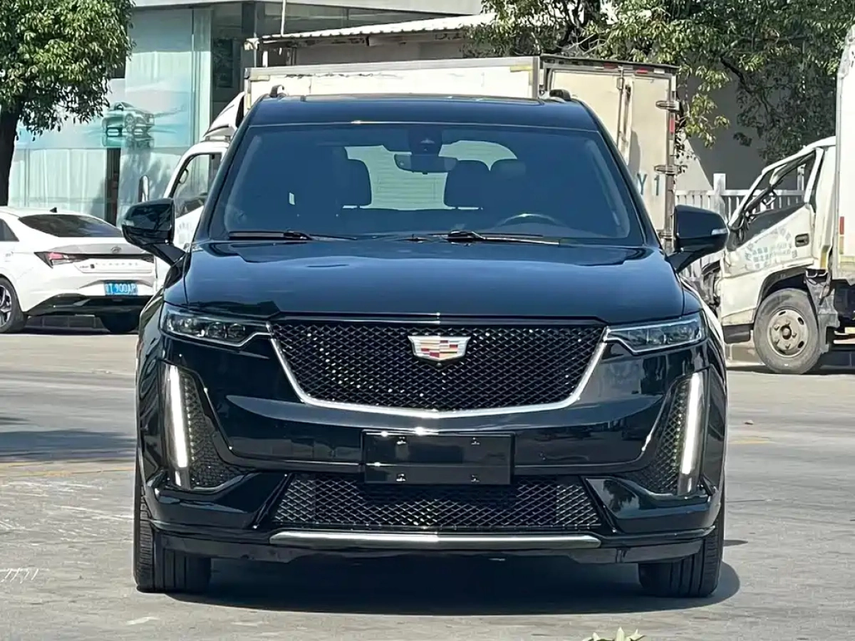 CADILLAC XT6