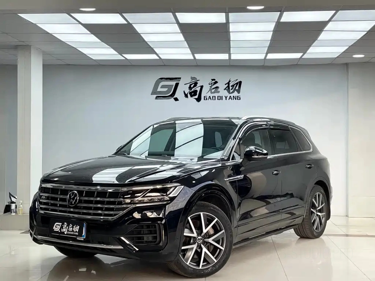 VOLKSWAGEN TOUAREG