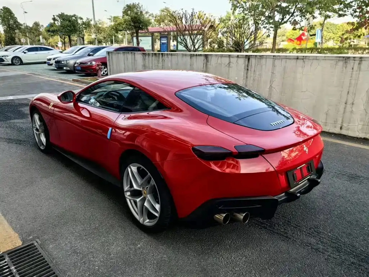 FERRARI ROMA