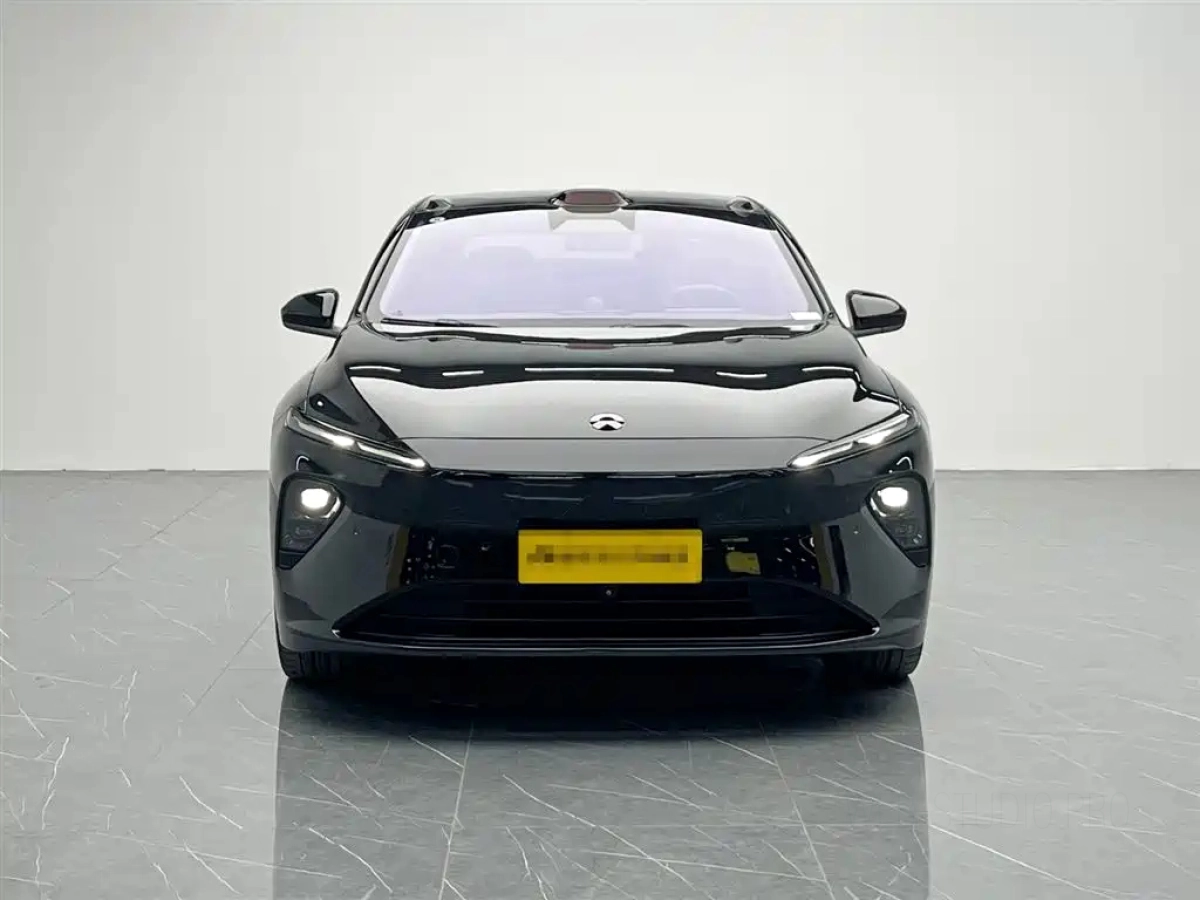 NIO ET7