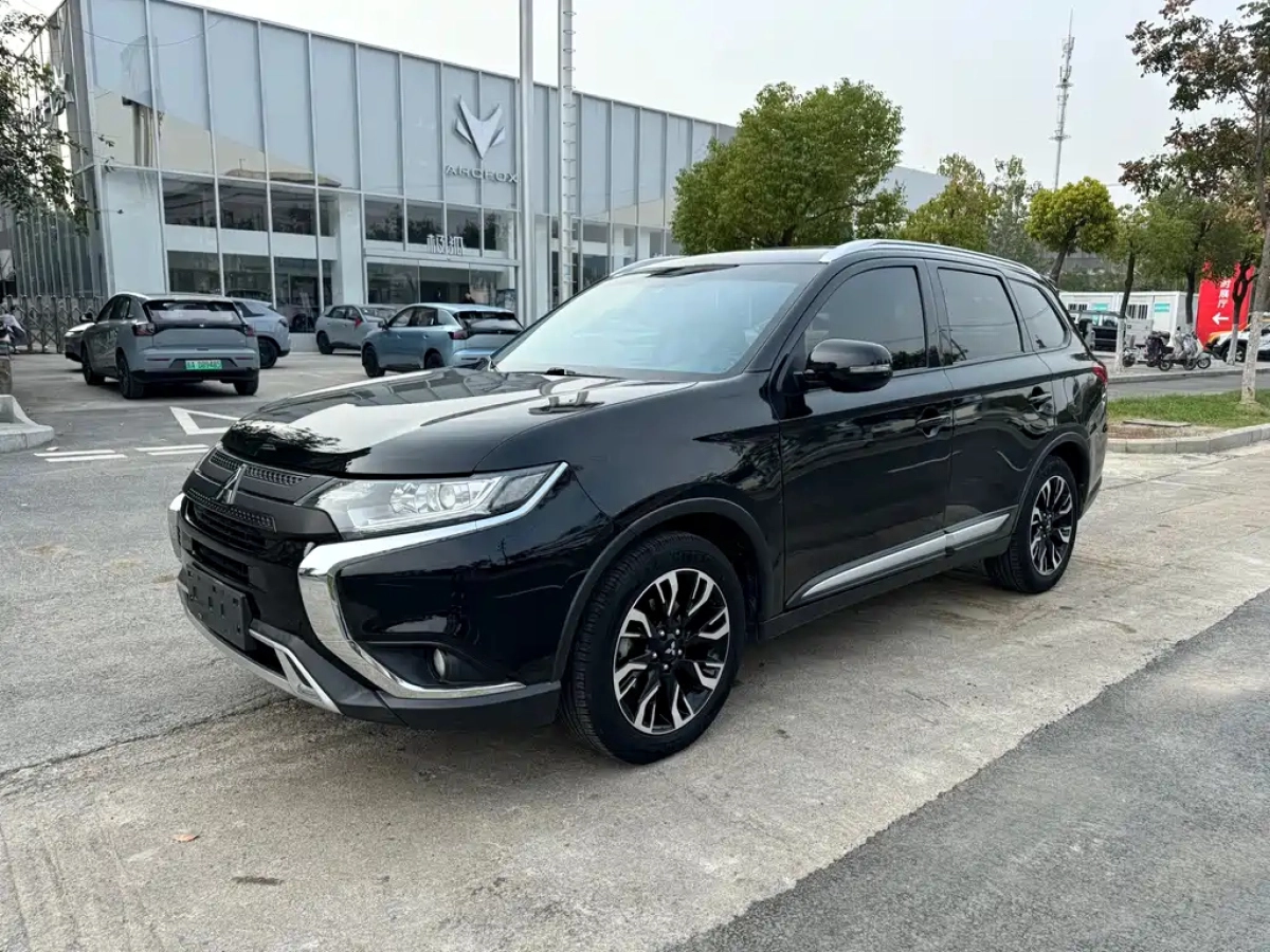 MITSUBISHI OUTLANDER  2019