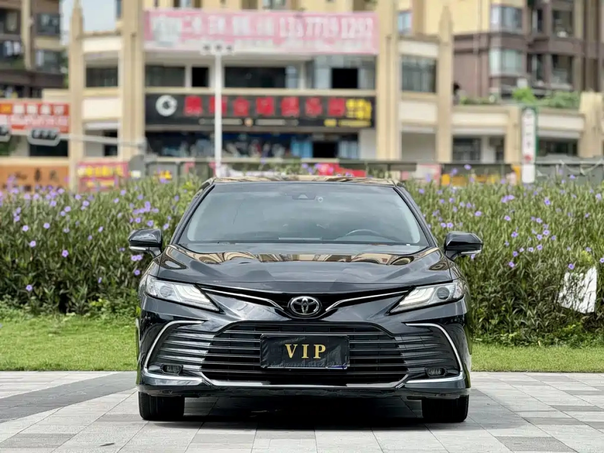 TOYOTA CAMRY