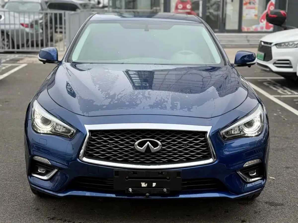 INFINITI Q50L
