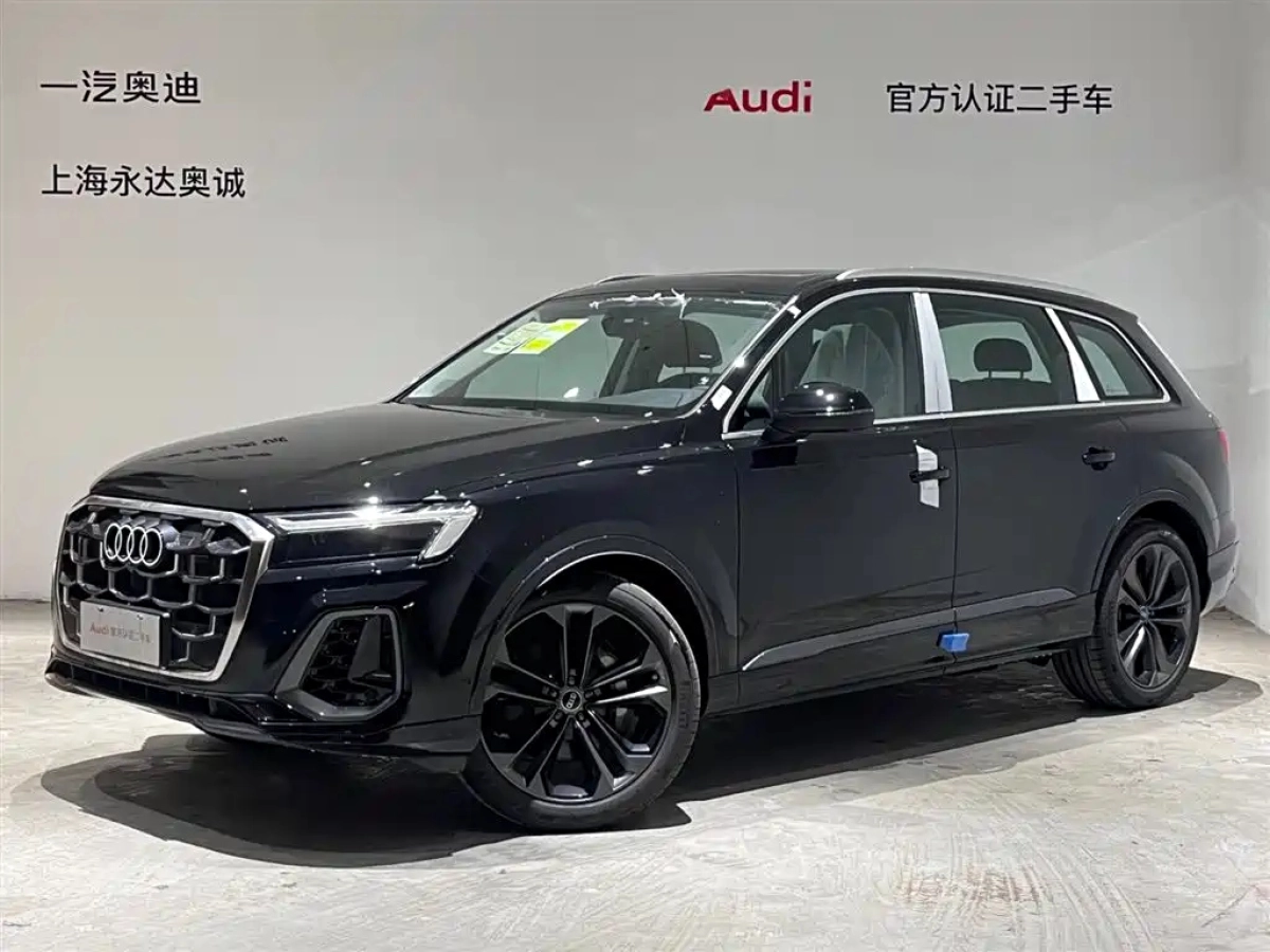 AUDI Q7  2025
