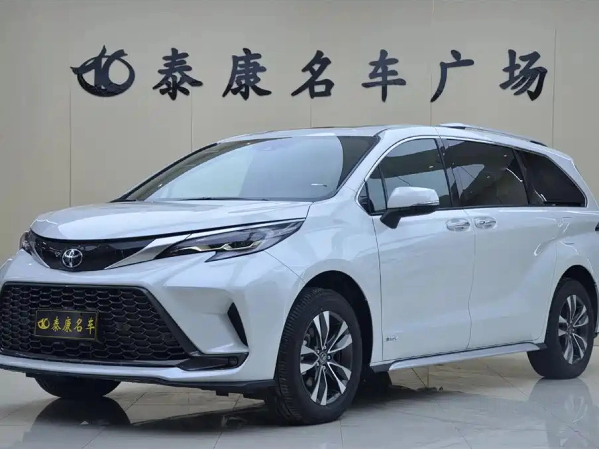 TOYOTA GRANVIA  2025