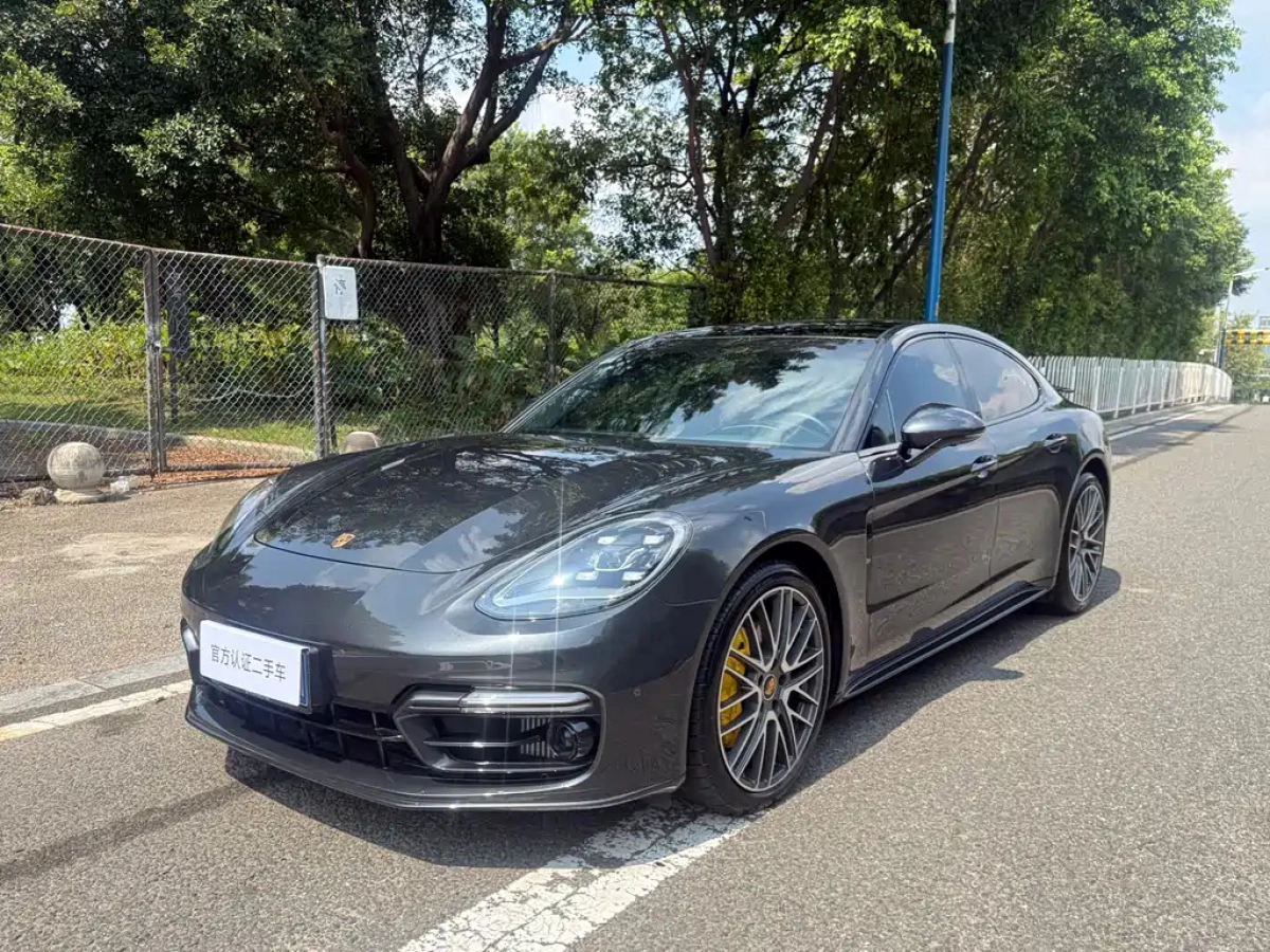 PORSCHE PANAMERA
