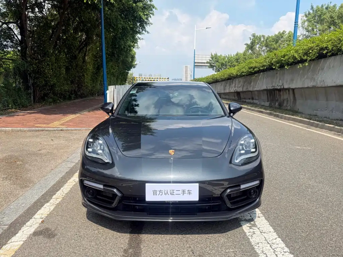 PORSCHE PANAMERA