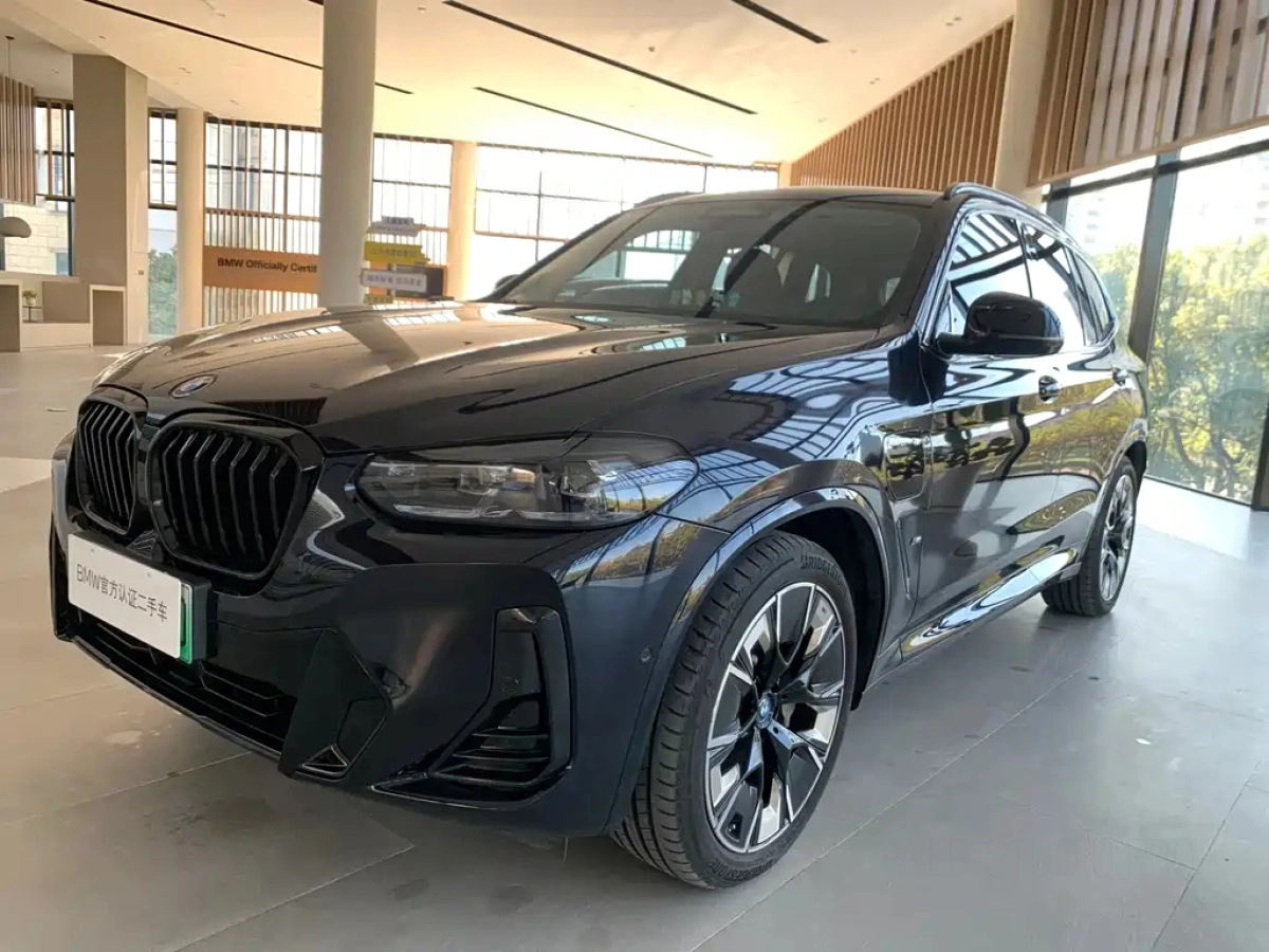 BMW IX3