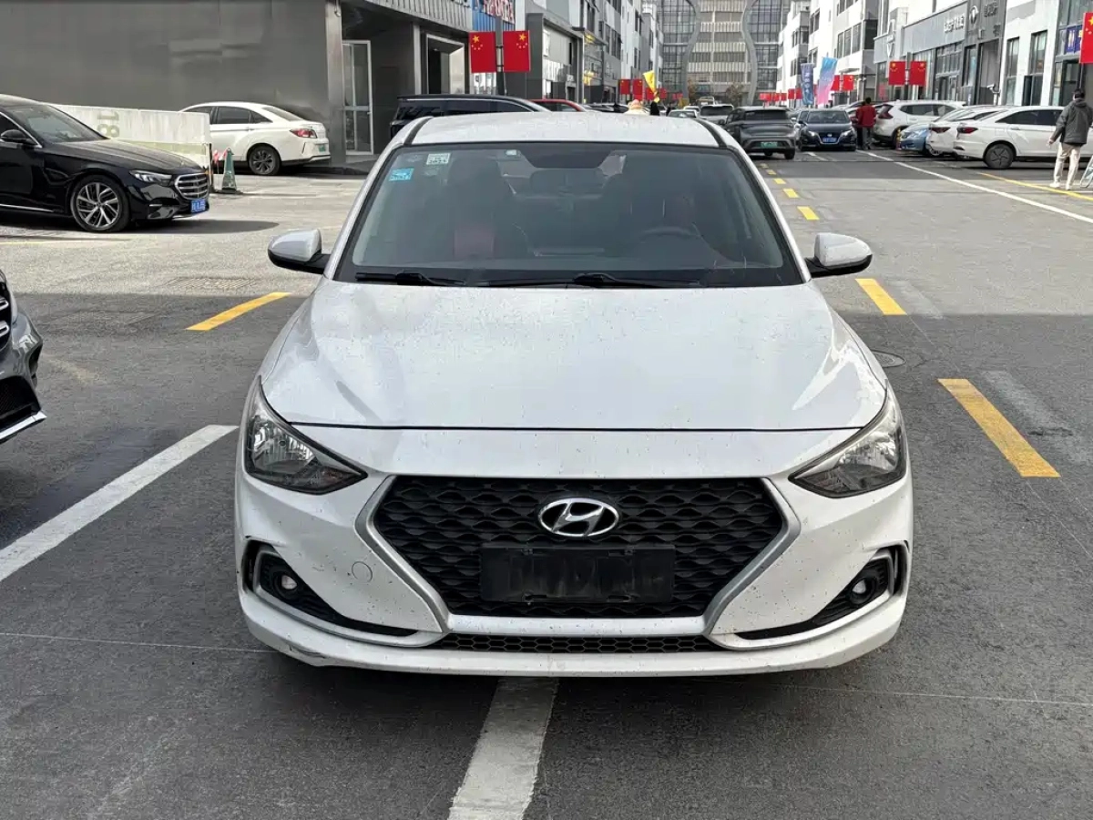 HYUNDAI CELESTA
