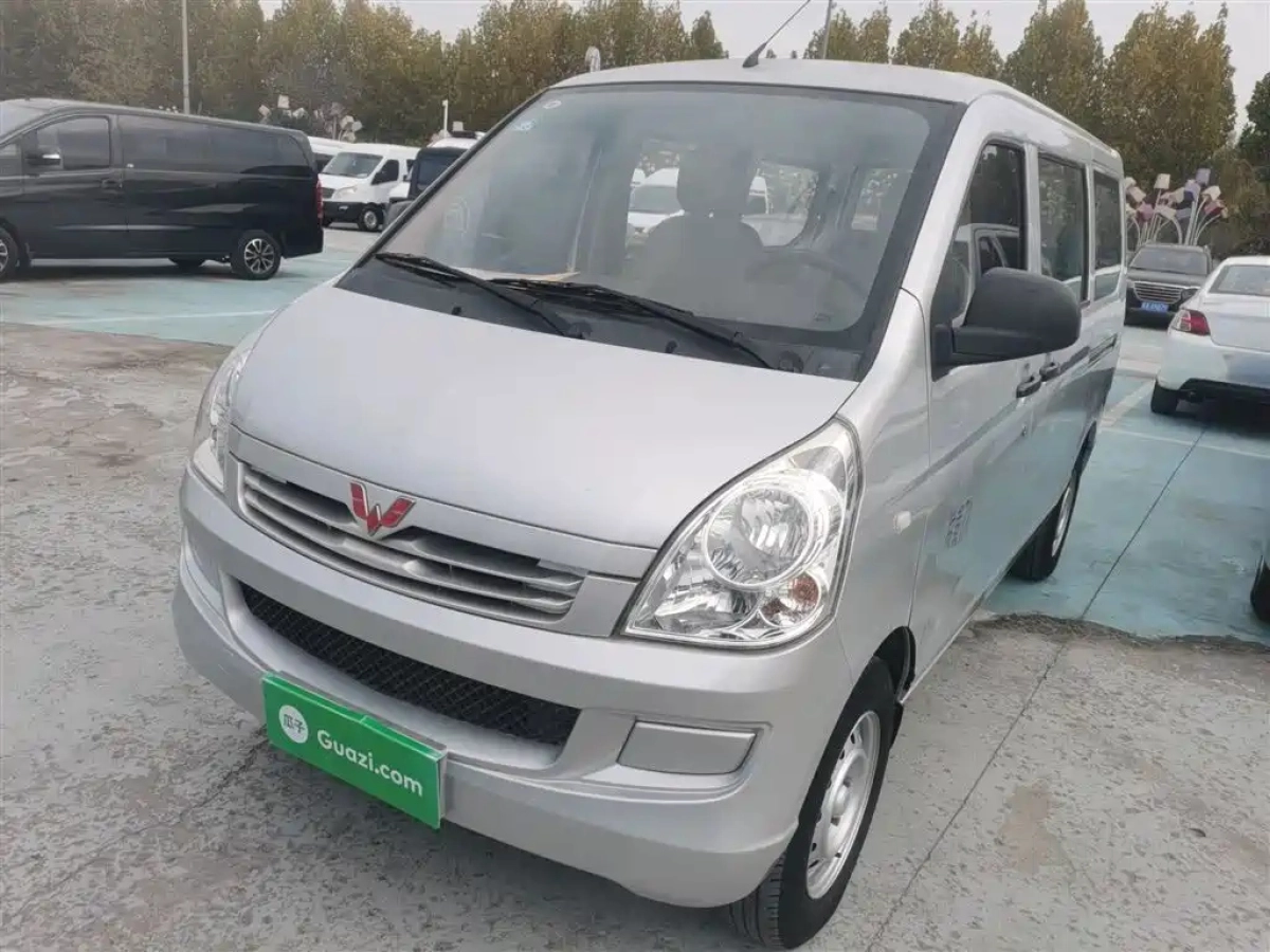 SGMW WULING RONGGUANG S