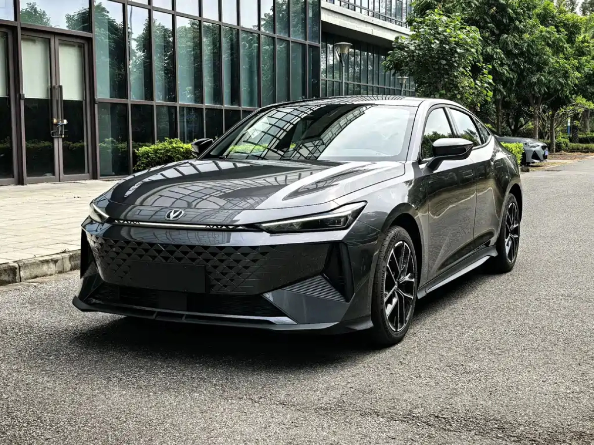 CHANGAN UNI-V SMART IDD  2025