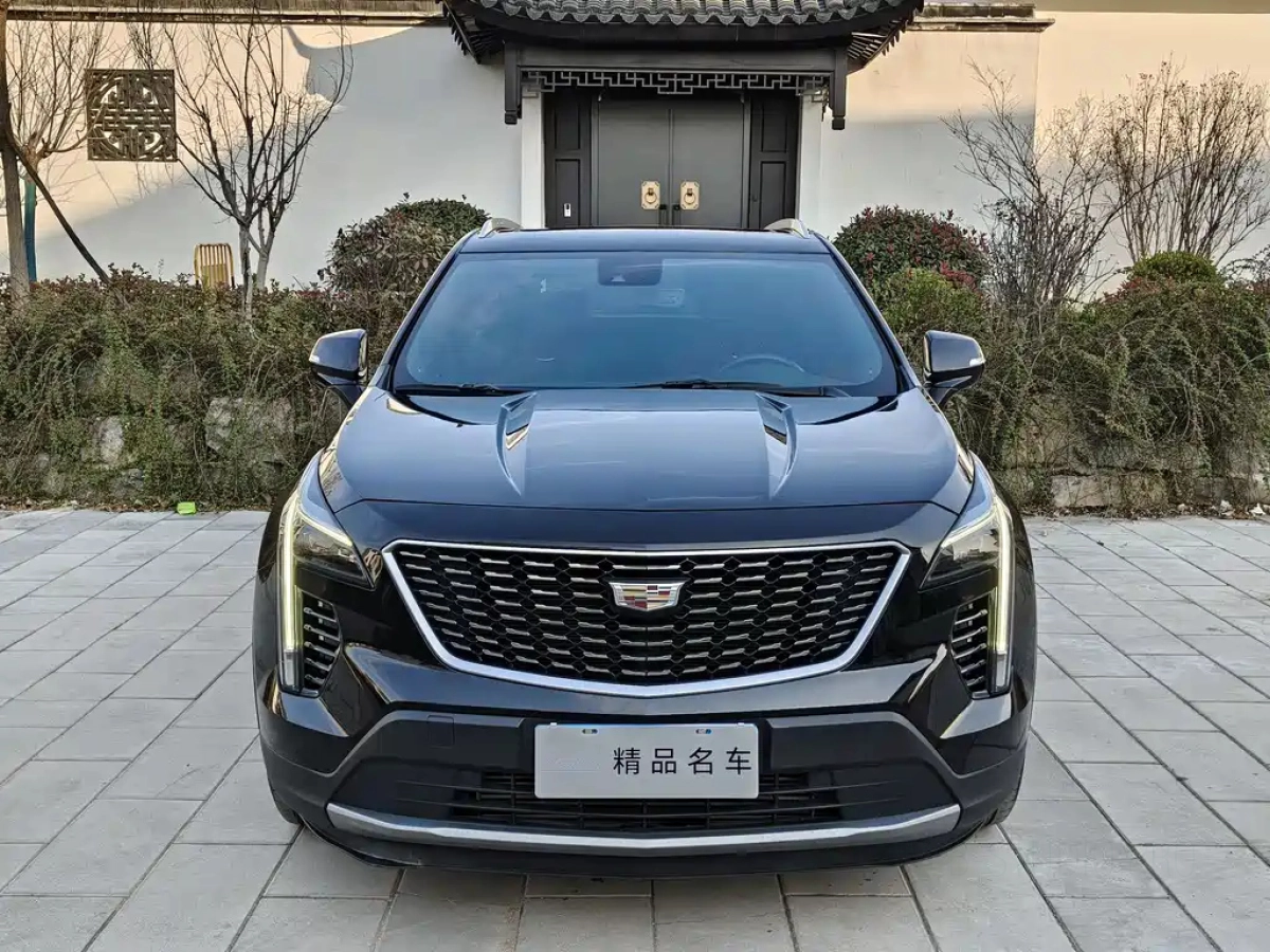 CADILLAC XT4