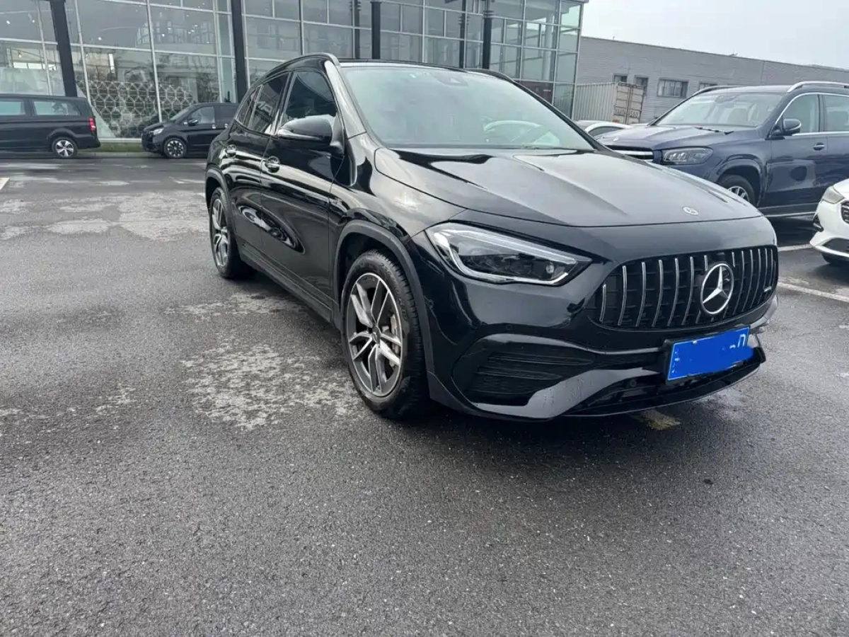 MERCEDES BENZ GLA AMG