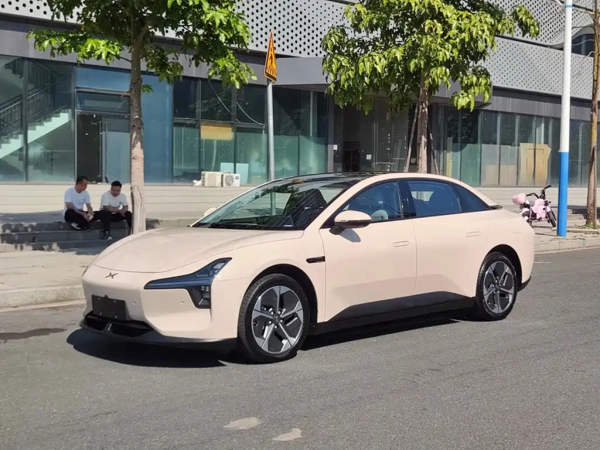 XPENG MOTORS MONA M03