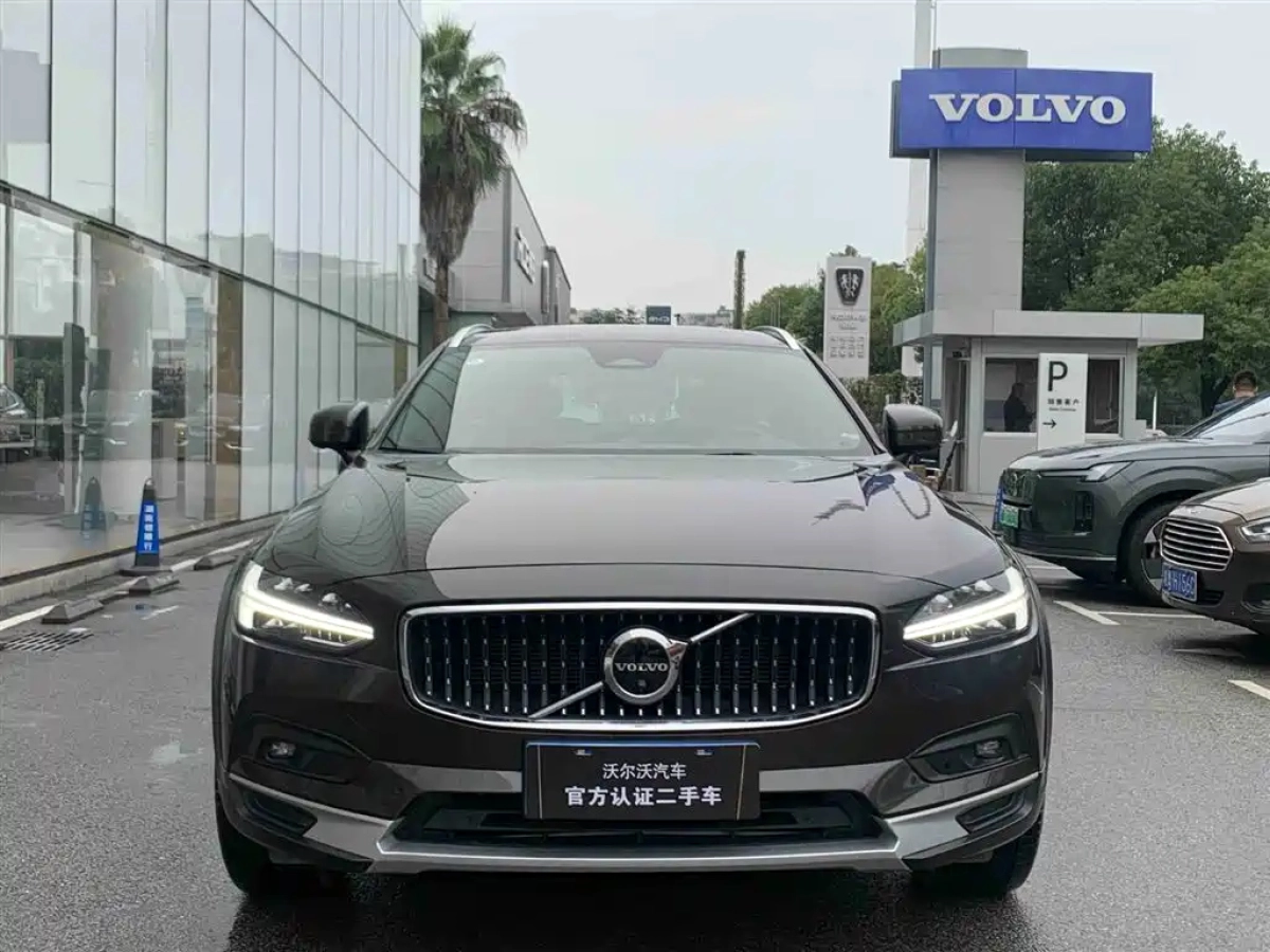 VOLVO V90