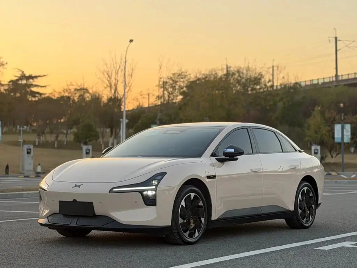 XPENG MOTORS MONA M03