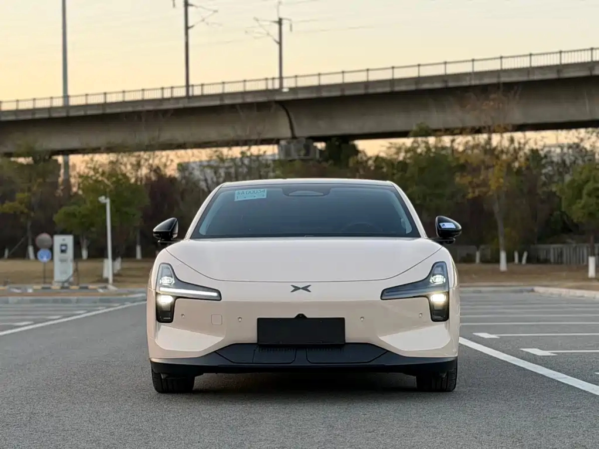 XPENG MOTORS MONA M03