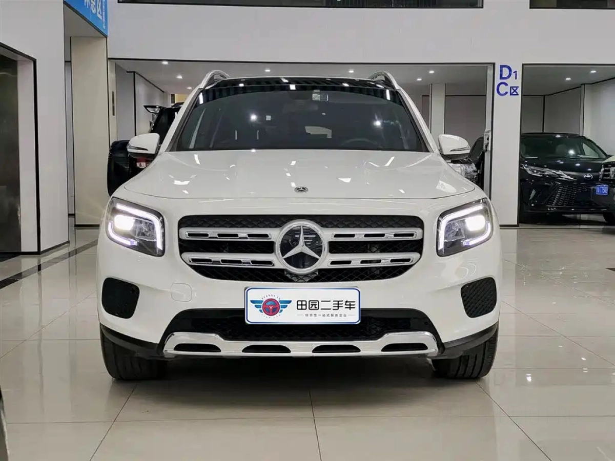 MERCEDES BENZ GLB