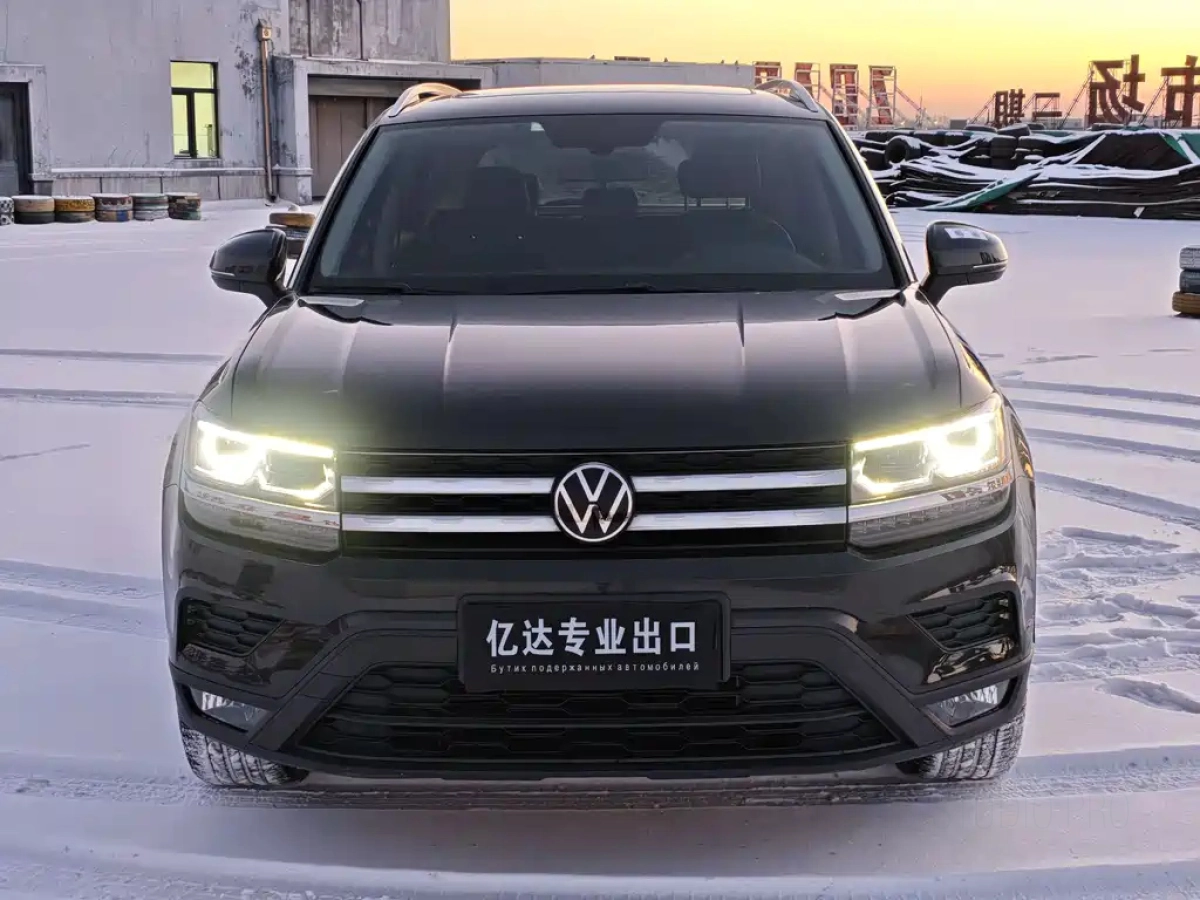 VOLKSWAGEN THARU