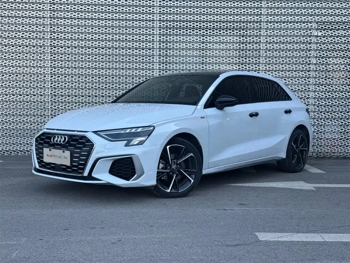 AUDI A3  2023