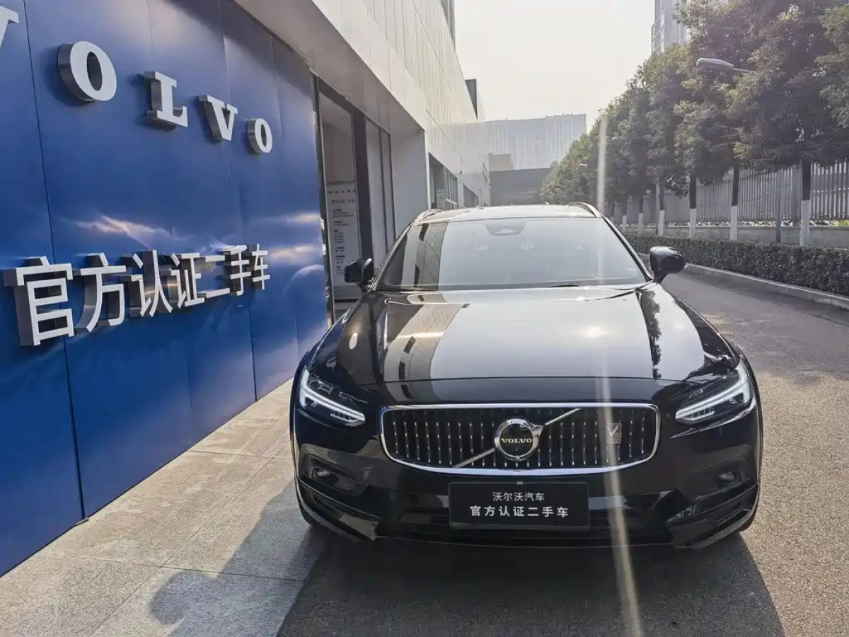 VOLVO V90