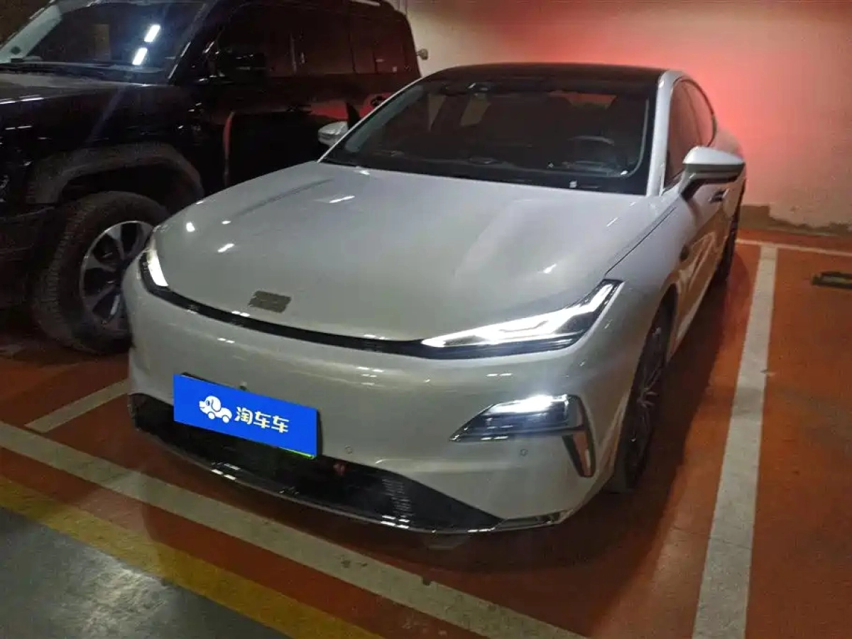 GEELY GALAXY GALAXY XINGYAO 8  2025