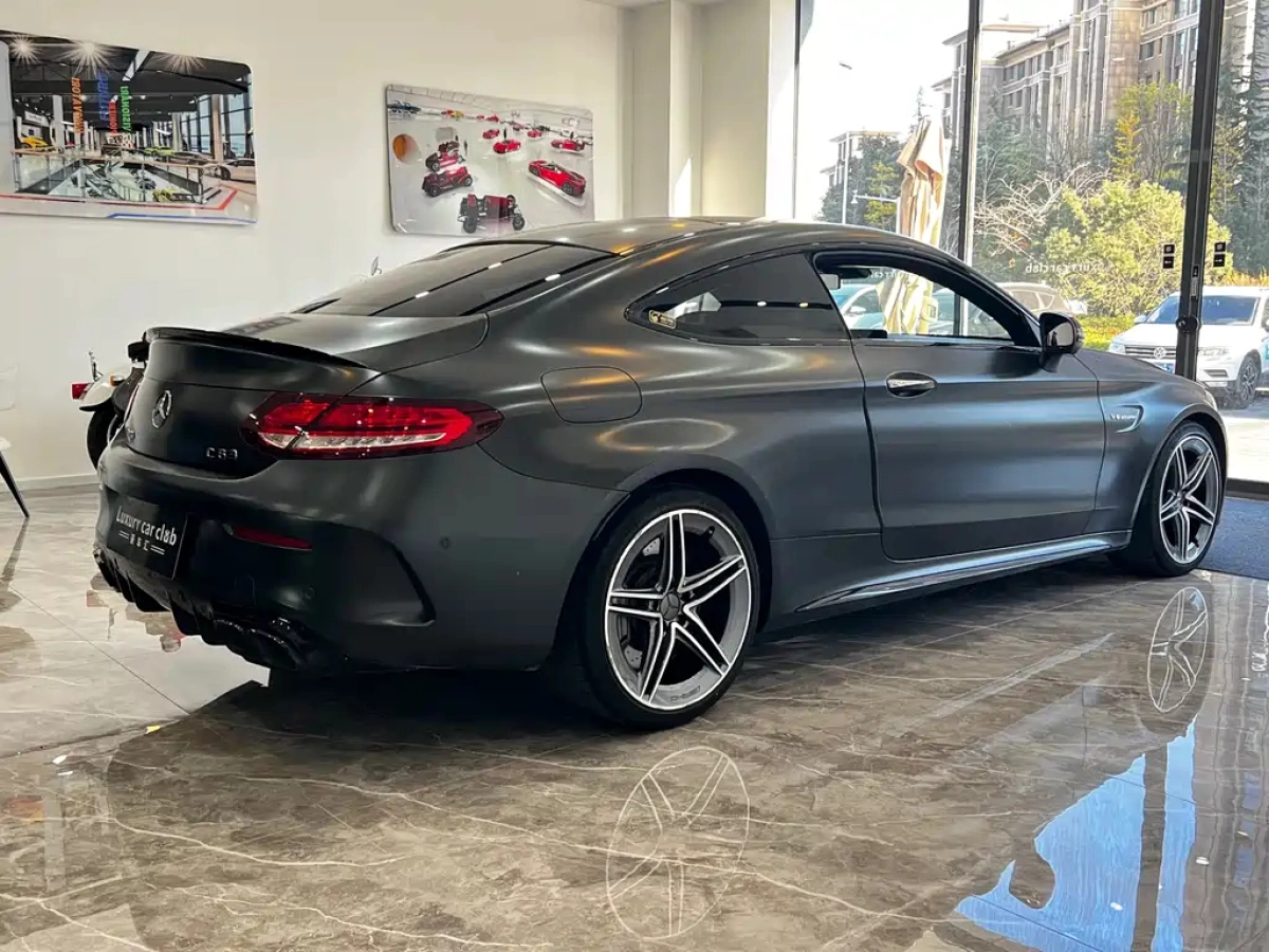 MERCEDES BENZ C-CLASS AMG