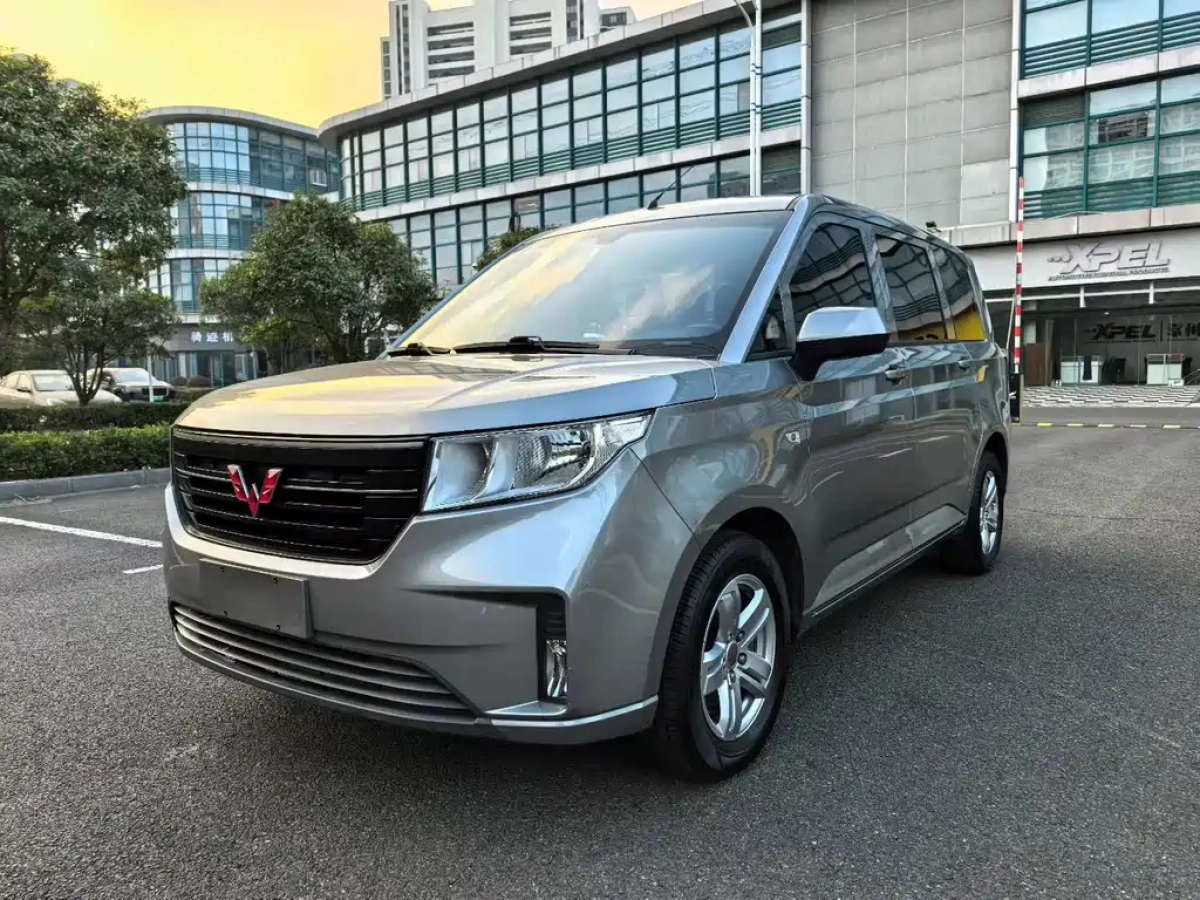 SGMW WULING HONGGUANG PLUS