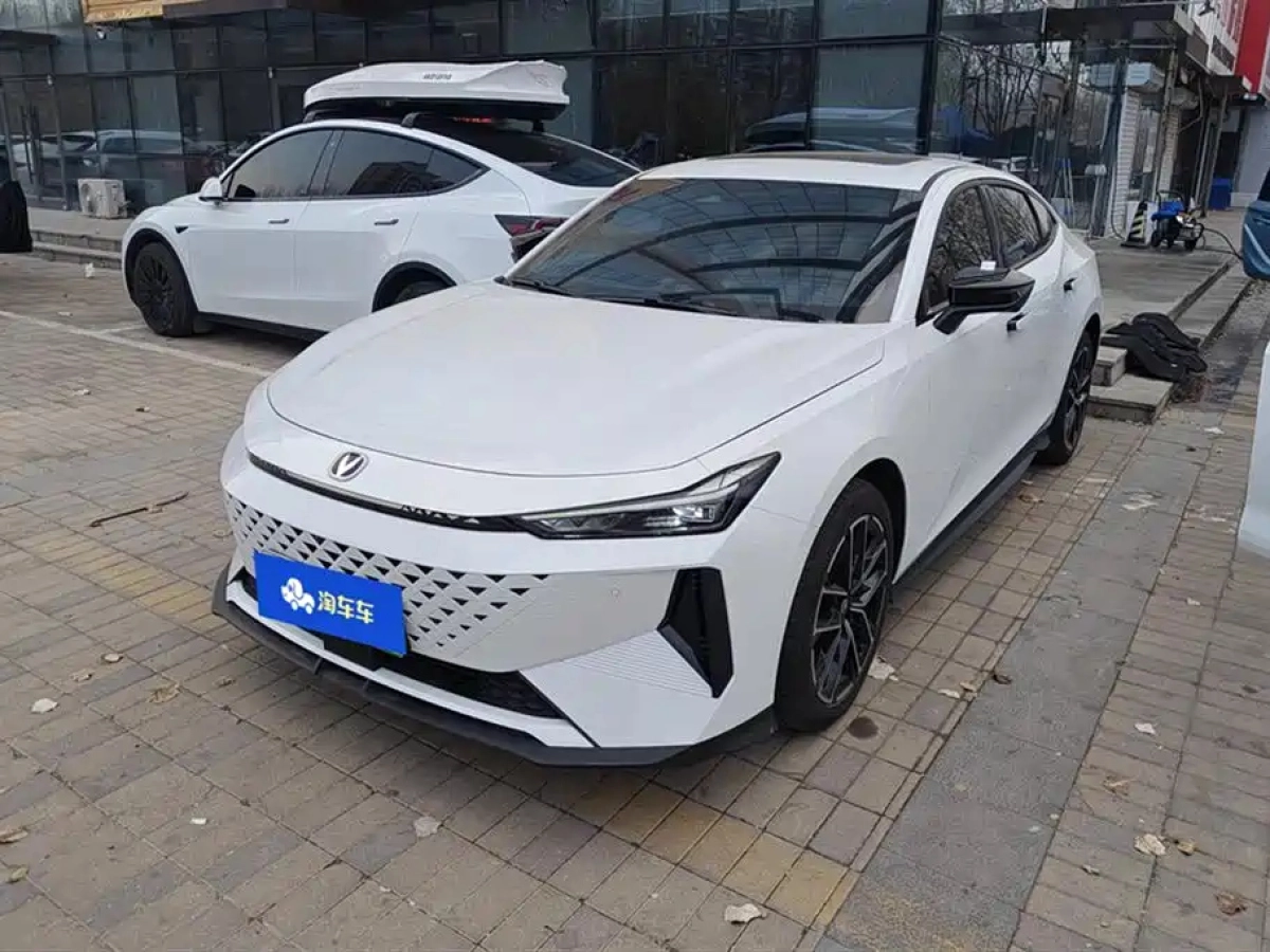 CHANGAN UNI-V SMART IDD  2025