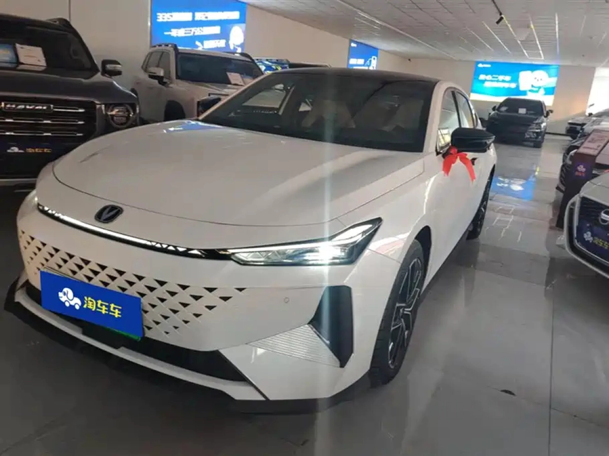 CHANGAN UNI-V SMART IDD  2025