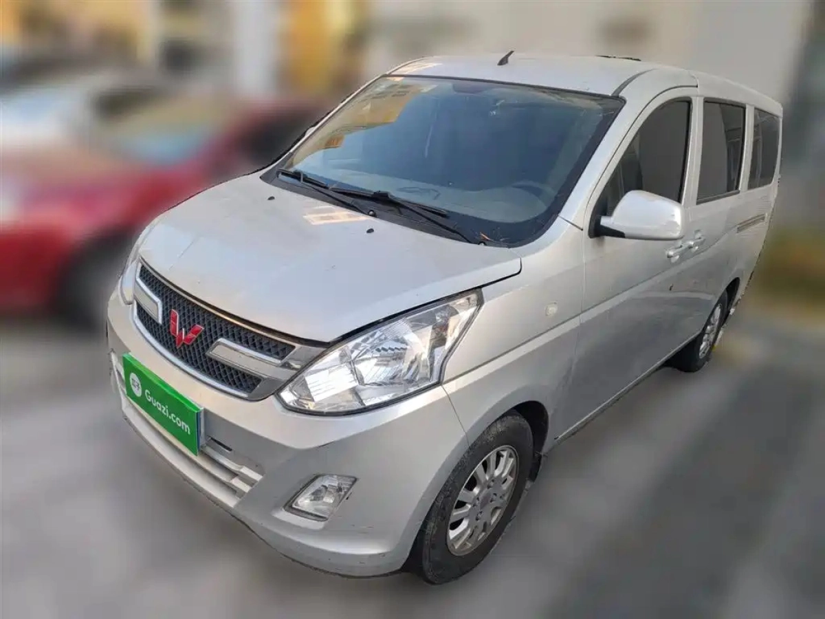 SGMW WULING RONGGUANG V  2019