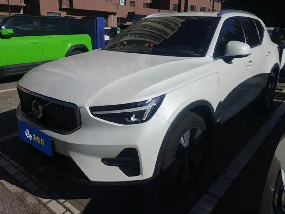 VOLVO XC40  2022