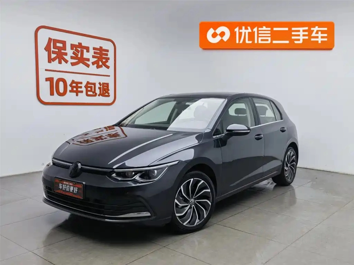 VOLKSWAGEN GOLF  2022