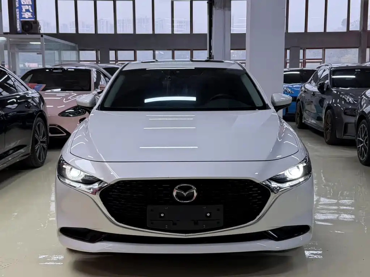 MAZDA 3 AXELA