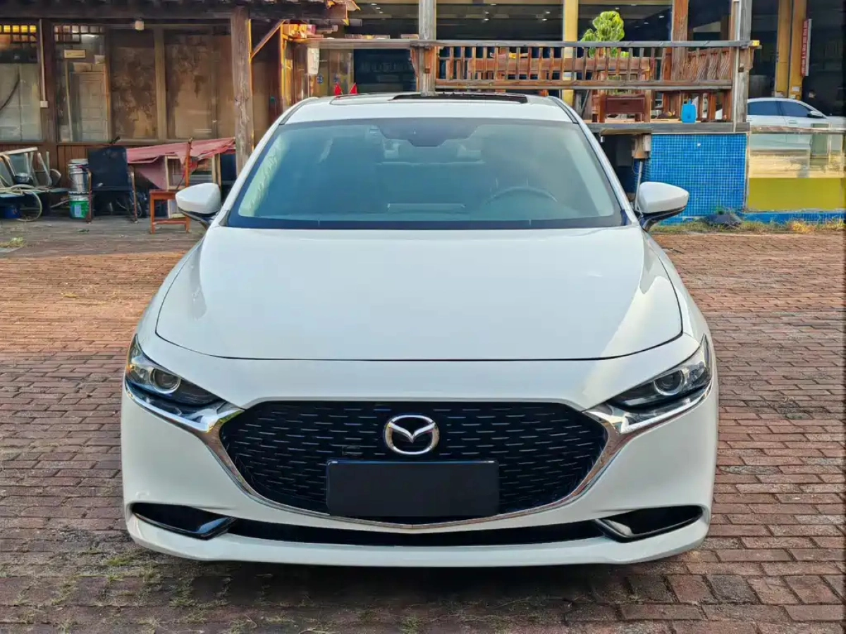 MAZDA 3 AXELA