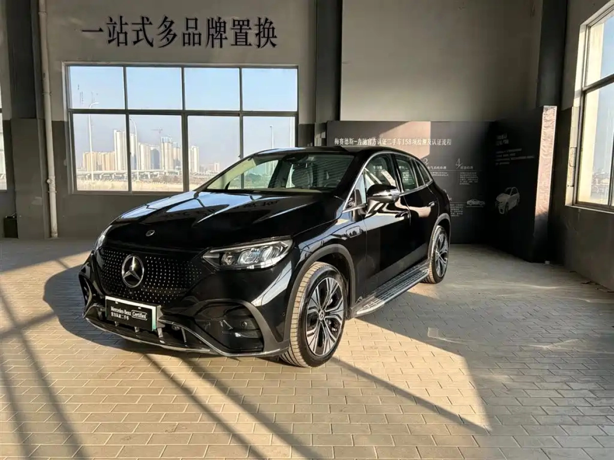 MERCEDES BENZ EQE SUV  2025