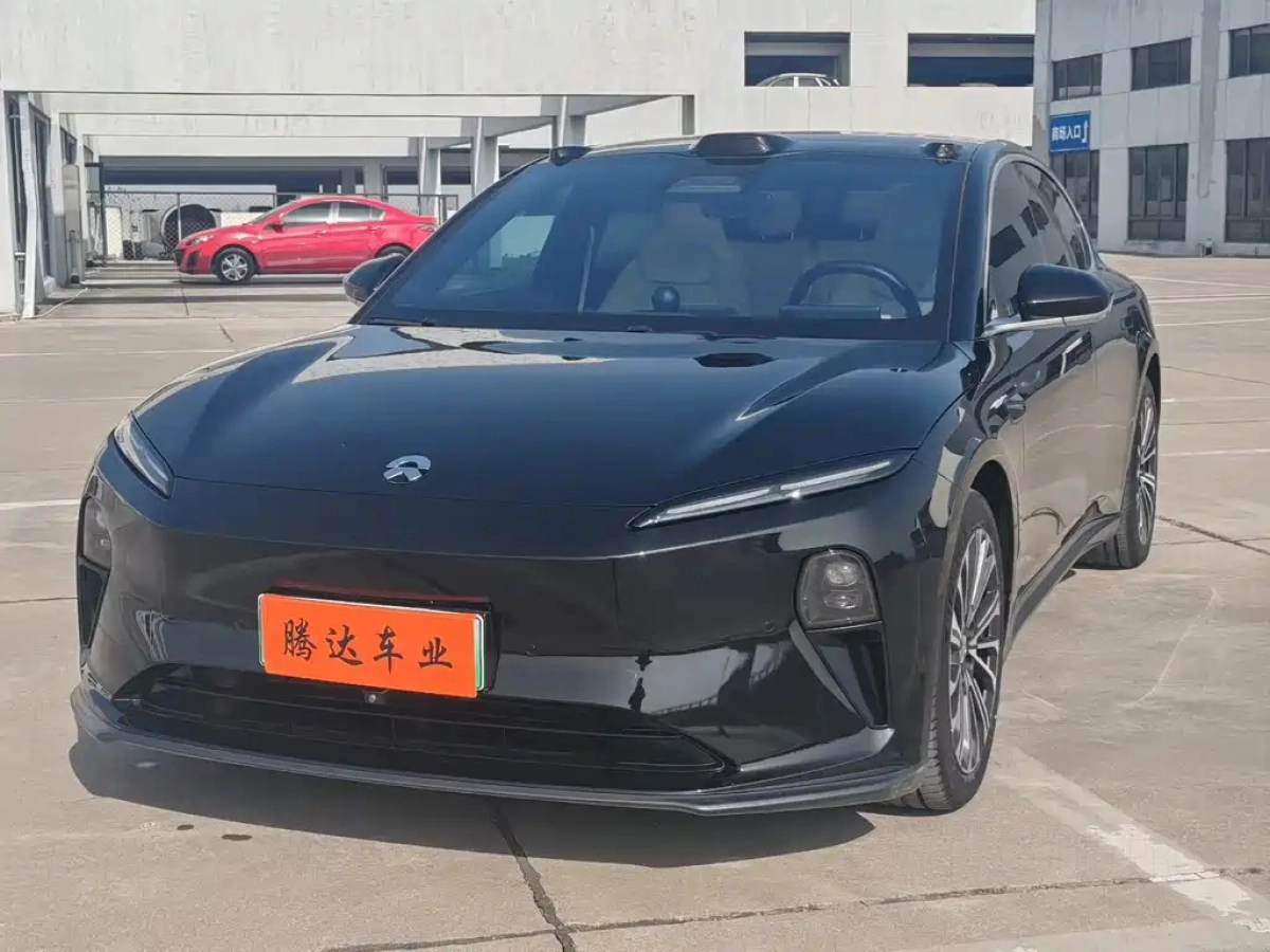 NIO ET5