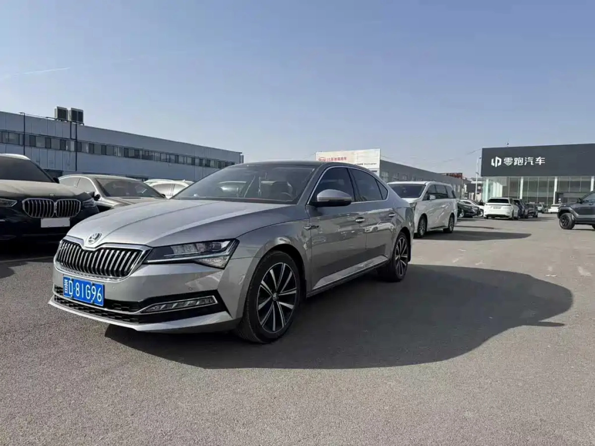 SKODA SUPERB  2023