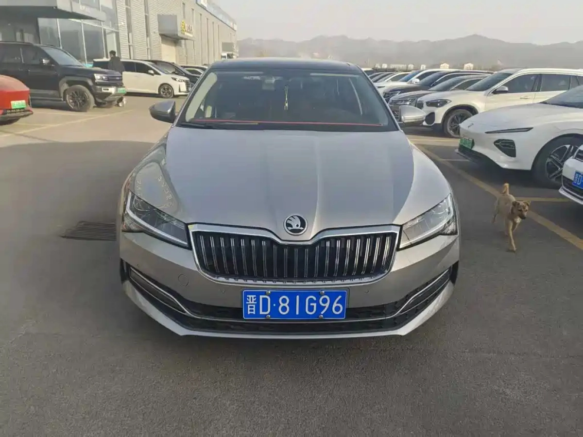 SKODA SUPERB