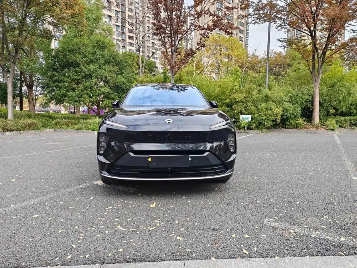 NIO ES8