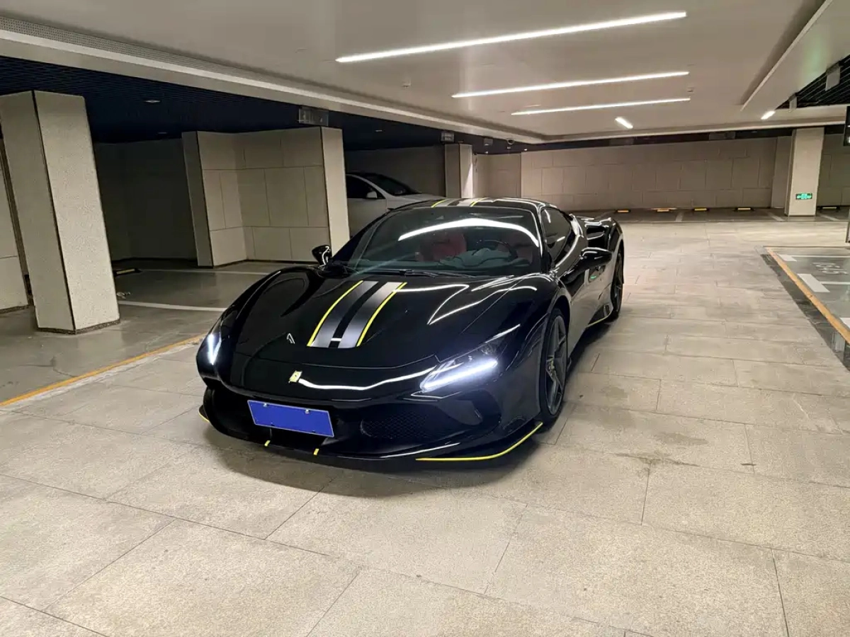 FERRARI F8