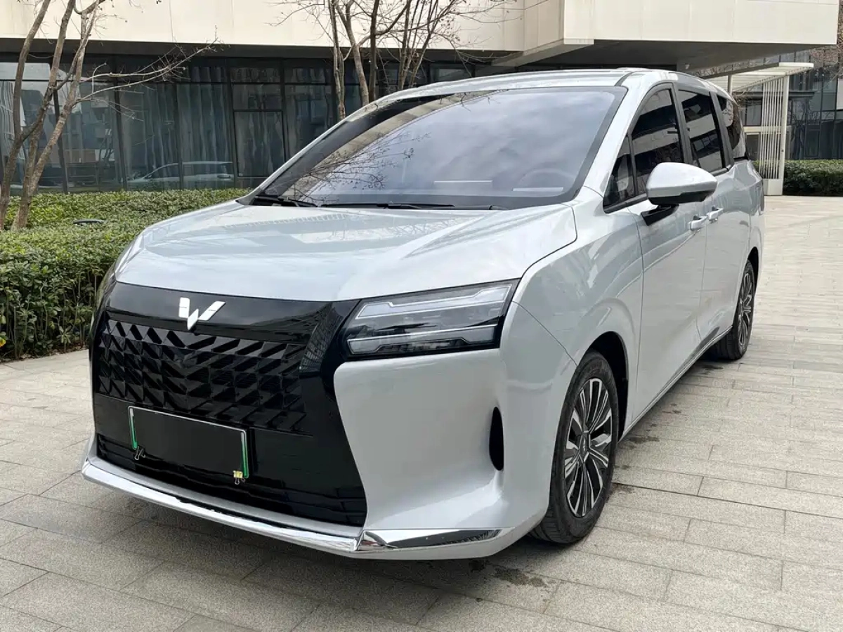 SGMW STARLIGHT 730 NEW ENERGY  2025