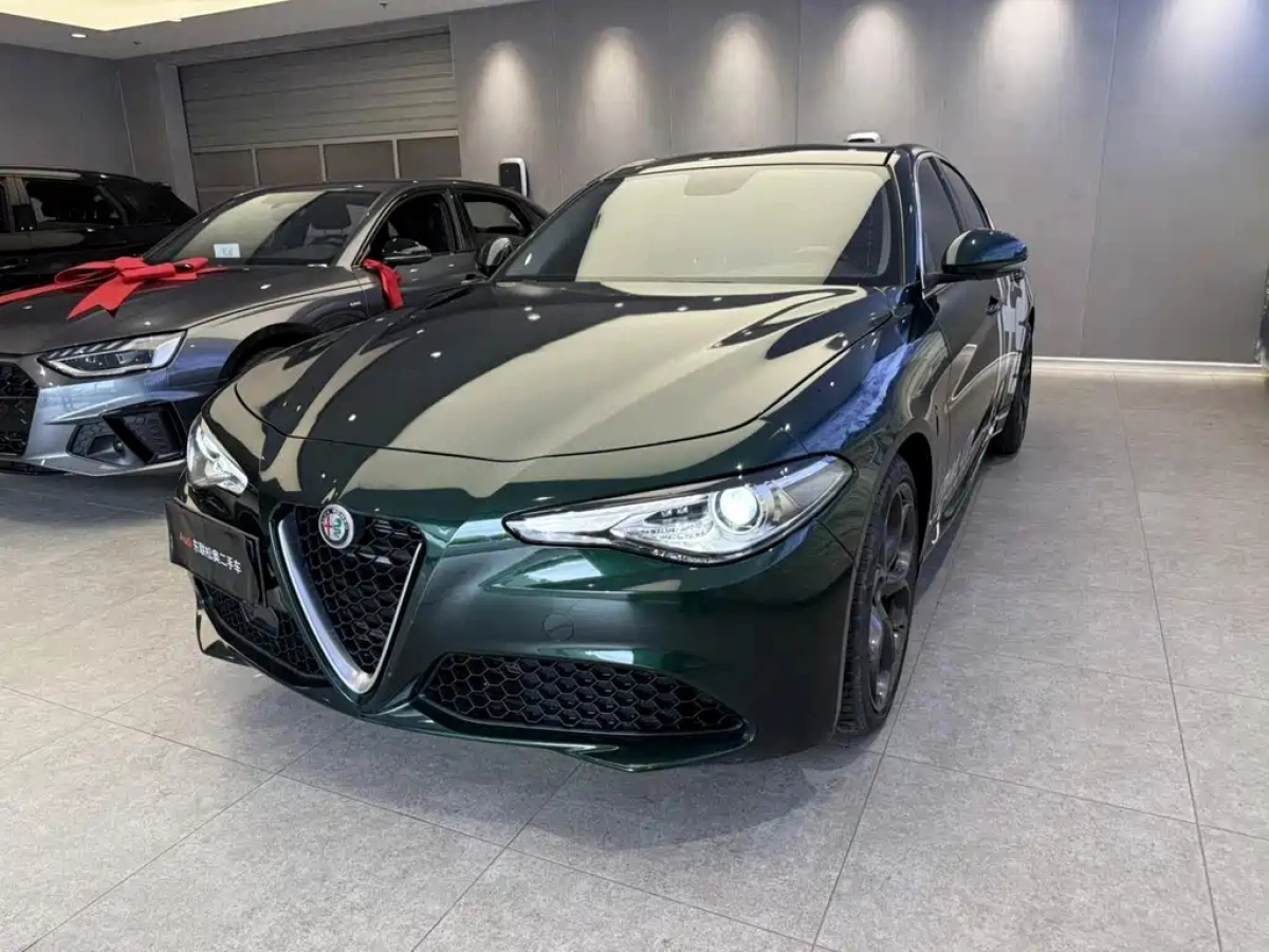 ALFAROMEO GIULIA  2022