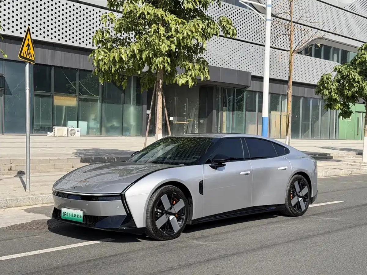 XPENG MOTORS P7  2025