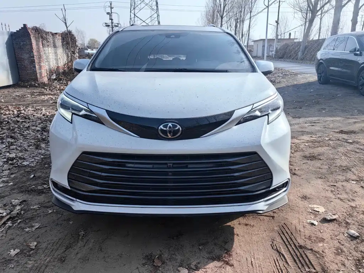TOYOTA SIENNA SIENNA  2025