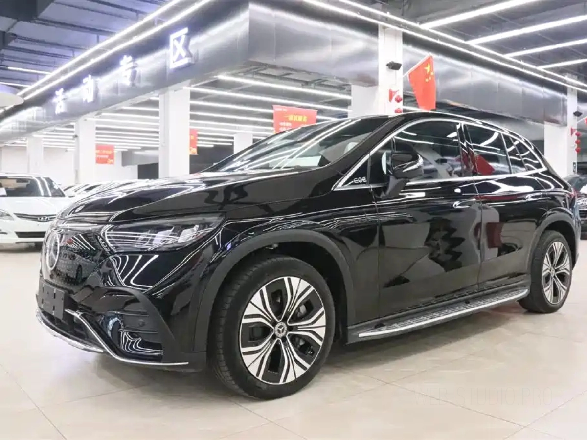 MERCEDES BENZ EQE SUV  2025